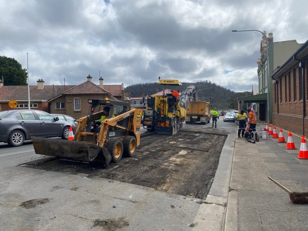 Project Bridge Street, Lithgow NSW, plant machinery excavation of patches @150mm depth