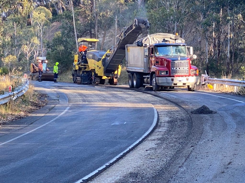 Services mill and fill @ 75mm depth road maintenance – job location – The Gap, Lithgow NSW